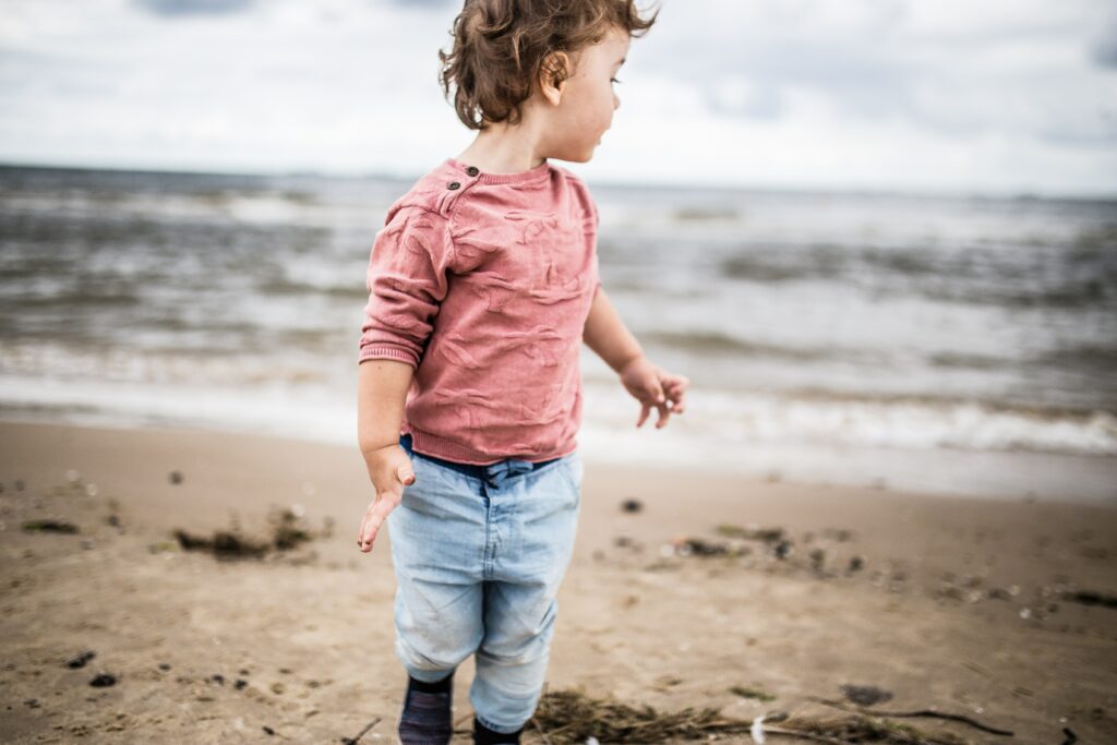 Urlaub mit Kleinkind am Meer - Worauf du achten solltest